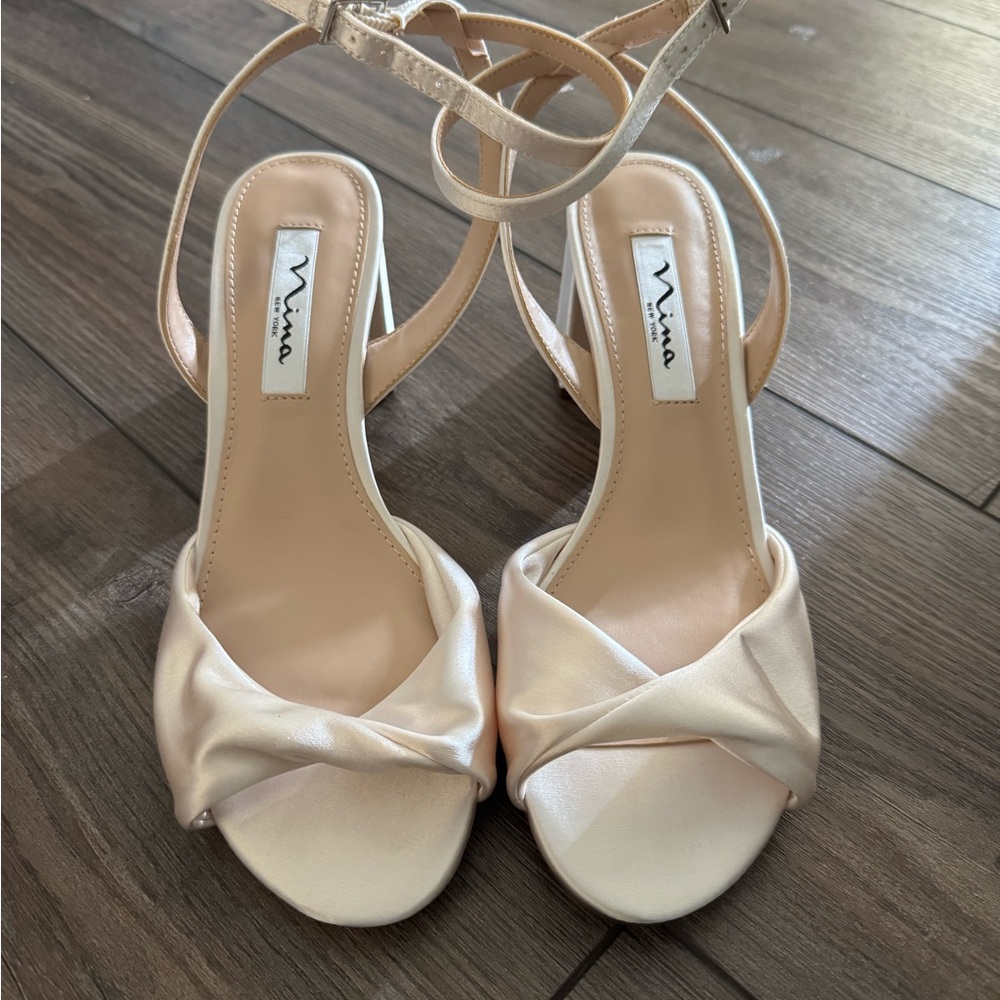 NIGELLA-Women's Ivory Satin Mid-Heel Block Sandal